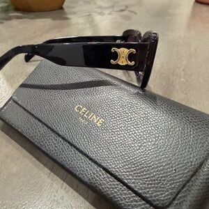 Celine CL40216U Black Oversized Sunglasses Triomphe Logo 55mm